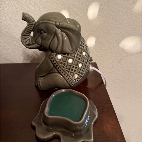 Other - Gray Elephant Wax Warmer